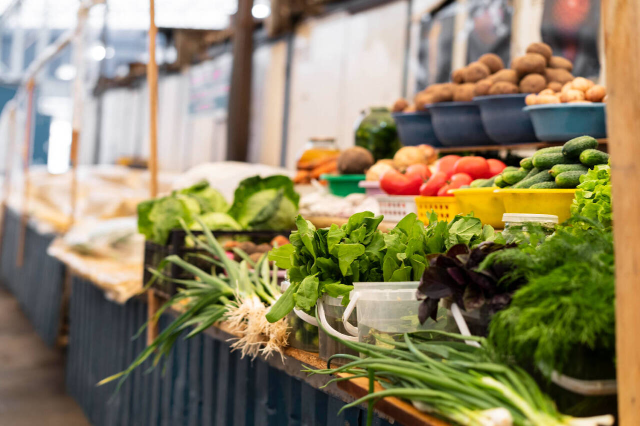 market-concept-with-vegetables